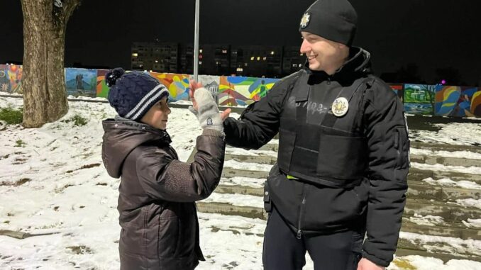 У Мукачеві поліцейські нагадали дітям важливі правила безпеки_Ужгород24