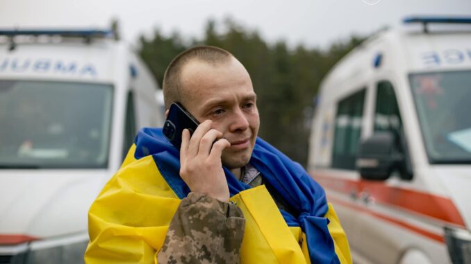 Вони повернулися: двоє військових із Закарпаття звільнені з полону!