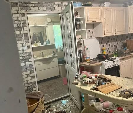 Жахливий інцидент стався 3 травня в селі Ракошино Мукачівського району — внаслідок вибуху гранати в приватному будинку загинув чоловік, ще один отримав важкі поранення Жахливий інцидент стався 3 травня в селі Ракошино Мукачівського району — внаслідок вибуху гранати в приватному будинку загинув чоловік, ще один отримав важкі поранення