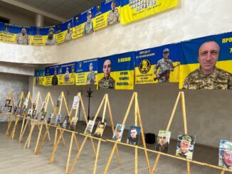 Діалог, що дає надію: у Ярмолинцях відбулася зустріч з родинами полонених і зниклих Захисників