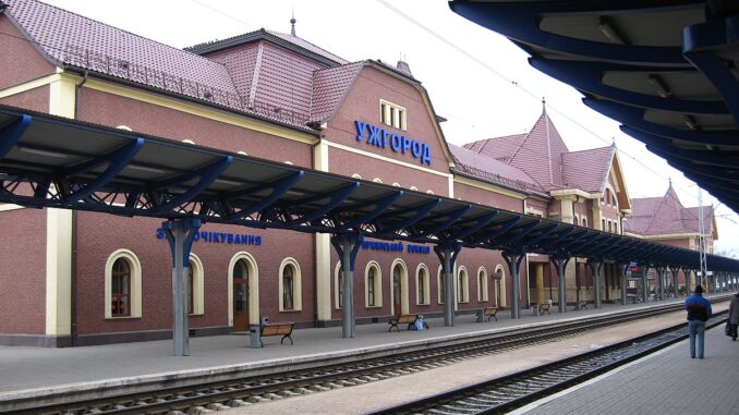 Затримки поїздів з Ужгорода: Укрзалізниця пояснила, що сталося Затримки поїздів з Ужгорода: Укрзалізниця пояснила, що сталося