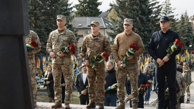 Закарпатські гвардійці вшанували полеглих захисників Батьківщини (фото) Закарпатські гвардійці вшанували полеглих захисників Батьківщини (фото)