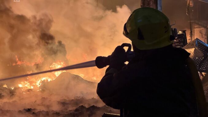 Масштабна нічна атака РФ: поранені, загиблий та знищена інфраструктура у п’яти областях України
