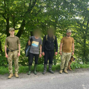 14 днів у горах: прикордонники затримали “туристів” з Харківщини