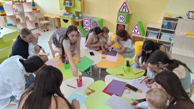 Ранній старт у якісну освіту: у Мукачеві відкрили центр педагогічного партнерства для малюків Новини Ужгорода та Закарпаття Ранній старт у якісну освіту: у Мукачеві відкрили центр педагогічного партнерства для малюків