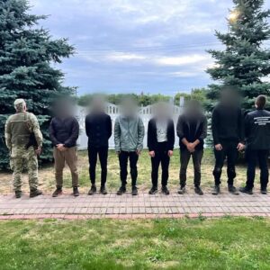«По 120 тисяч — за втечу»: на Закарпатті затримали шістьох нелегалів поблизу кордону з Угорщиною