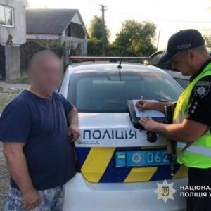 На Ужгородщині чоловік викинув шістьох цуценят у мішку — поліція притягнула його до відповідальності