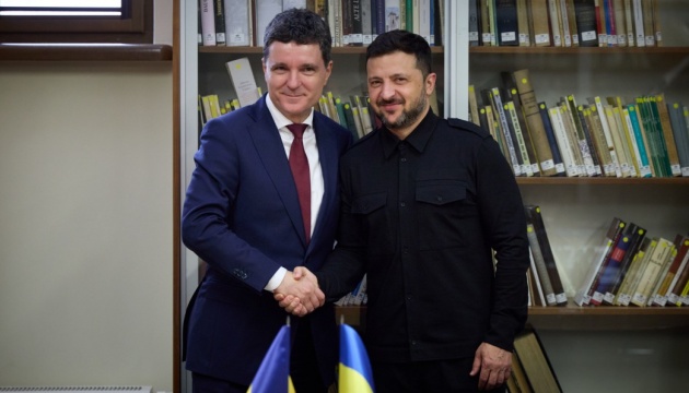Зеленський поспілкувався з новообраним президентом Румунії Нікушором Даном Зеленський поспілкувався з новообраним президентом Румунії Нікушором Даном