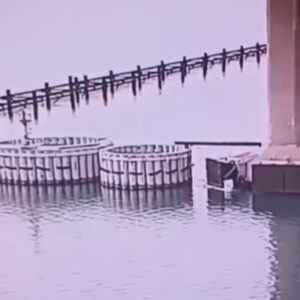 Третій удар СБУ по Кримському мосту: вибух під водою, 1100 кг вибухівки і жодних жертв
