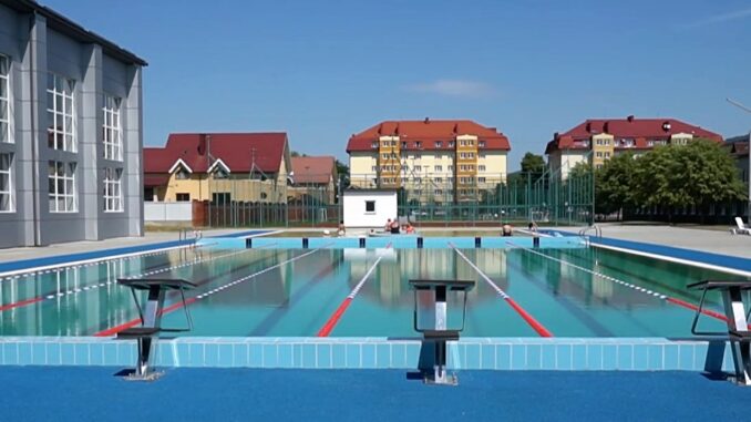 басейн