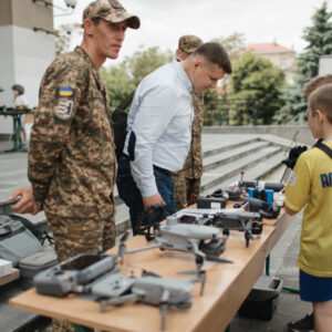 Безпечне літо — веселе літо: в Ужгороді пройшов “Фестиваль активного дитинства” за участі гвардійців