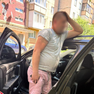 Позбавлений права і знову за кермом: в Ужгороді затримали водія під кайфом