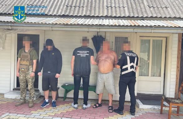 На Тячівщині двох братів підозрюють у переправленні ухилянта до Румунії за 8 тисяч доларів На Тячівщині двох братів підозрюють у переправленні ухилянта до Румунії за 8 тисяч доларів