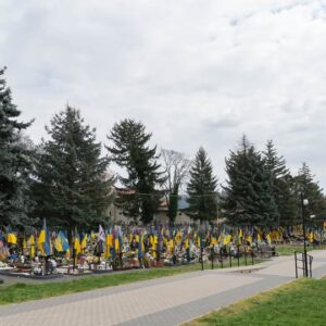 Друге серце пам’яті: в Ужгороді вирішують, де вшановуватимуть нових героїв