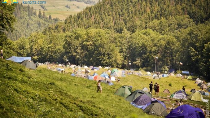 Отруєння біля Шипоту: госпіталізовано 9 учасників молодіжного заходу Отруєння біля Шипоту: госпіталізовано 9 учасників молодіжного заходу