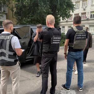 На Закарпатті викрили схему переправлення ухилянтів за кордон