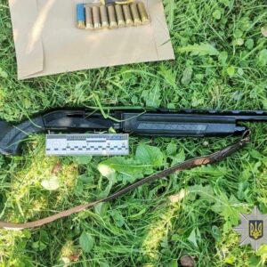 Замах на поліцейських у селі Угля: стрілка затримано йому загрожує довічне ув’язнення