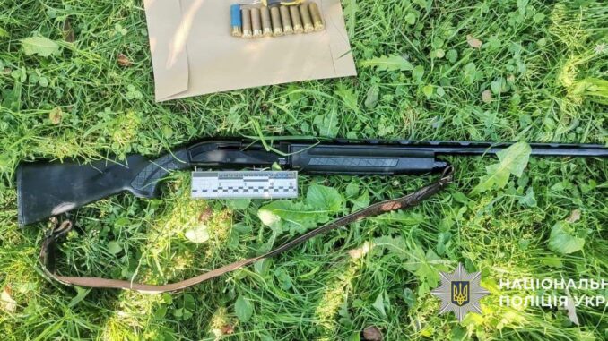 Замах на поліцейських у селі Угля: стрілка затримано йому загрожує довічне ув’язнення