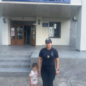 Нетвереза матір залишила п’ятирічну доньку напризволяще — поліція втрутилася