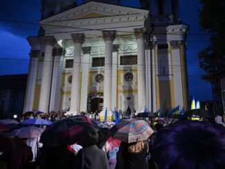 Незалежній Україні – 34: Ужгород зустрів світанок молитвою і піснею
