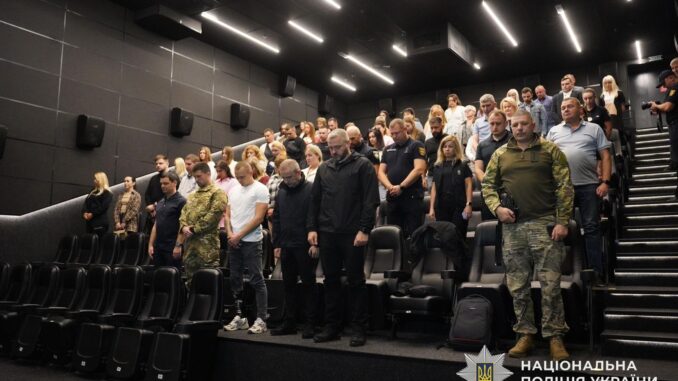 В Ужгороді презентували документальний фільм «35 днів оборони Торецька» (фото) В Ужгороді презентували документальний фільм «35 днів оборони Торецька»