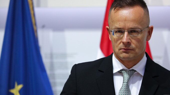 Глава МЗС Угорщини Сіярто звинуватив Зеленського у “погрозах” на адресу Будапешта Глава МЗС Угорщини Сіярто звинуватив Зеленського у “погрозах” на адресу Будапешта