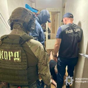 Закарпатські правоохоронці ліквідували мережу збуту наркотиків із прибутком понад пів мільйона гривень на місяць