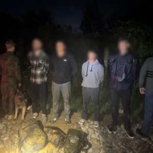 На Закарпатті прикордонники Чопського загону затримали чотирьох громадян України призовного віку, які намагалися незаконно перетнути кордон зі Словаччиною.