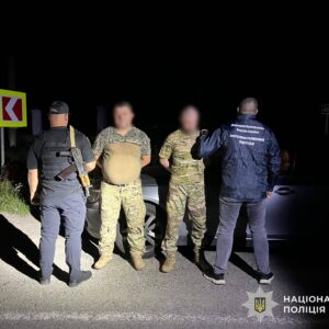 Псевдоволонтери у військовій формі