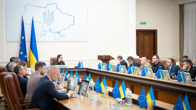 ОФІЦІЙНО! Кабмін дозволив виїзд чоловіків 18–22 років за кордон під час воєнного стану ОФІЦІЙНО! Кабмін дозволив виїзд чоловіків 18–22 років за кордон під час воєнного стану