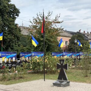 В Ужгороді Алею пам’яті загиблих захисників перенесли до пам’ятника «Хрест хоробрості»