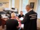 За даними слідства, обранець облаштував торговельний павільйон прямо у себе на подвір’ї, де й реалізовував товар