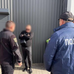 На Закарпатті затримали чоловіка, який допомагав військовозобов’язаним ухилятися від мобілізації
