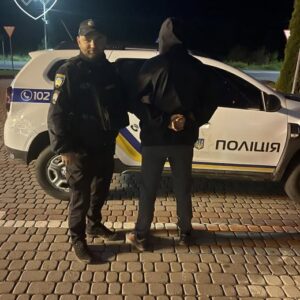 30 вересня у місті Тячів наряд реагування поліції охорони виїхав на виклик після повідомлення на лінію «102» про конфлікт між сусідами