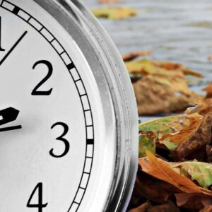 В Україні переведуть годинники на зимовий час: коли саме