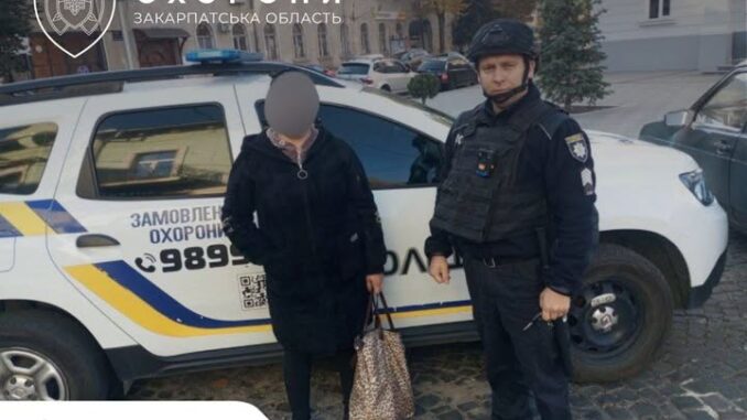 Управління поліції охорони в Закарпатській області Поліцейські Закарпаття затримали крадійку на гарячому в Мукачеві