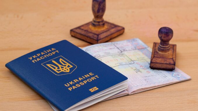 З 12 жовтня для українців змінюються правила перетину кордону ЄС