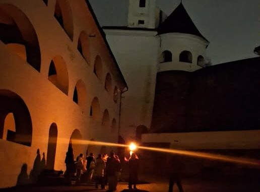 22 листопада о 18:00 в замку Паланок відбудеться особлива подія — благодійна екскурсія «Вечірня за донати»