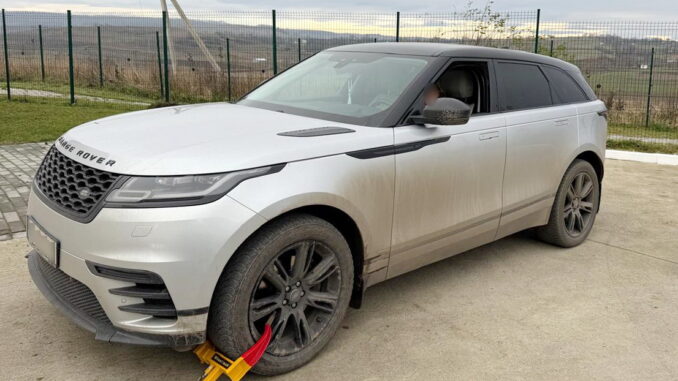 На кордоні з Румунією виявили викрадений у Чехії Land Rover