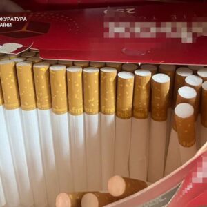 46-річний ужгородець облаштував у власному гаражі повноцінну лінію з виробництва тютюнових виробів