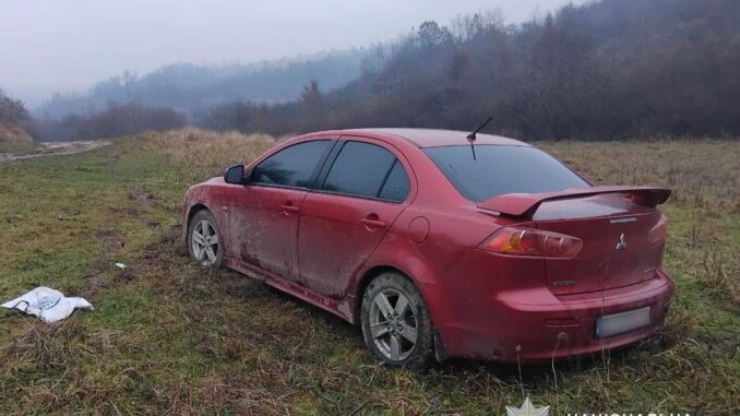 На Тячівщині поліцейські швидко розшукали викрадений Mitsubishi та затримали підозрюваного