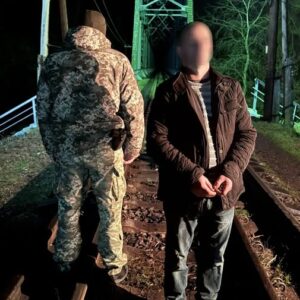 На пункті пропуску «Саловка» затримали іноземця який ішов колією без документів