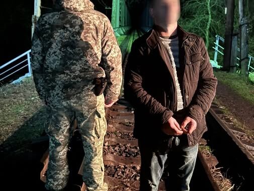 На пункті пропуску «Саловка» затримали іноземця який ішов колією без документів