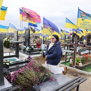 Іспанський фонд «Санта-Клара» передав прикордонникам медичні авто та допомогу