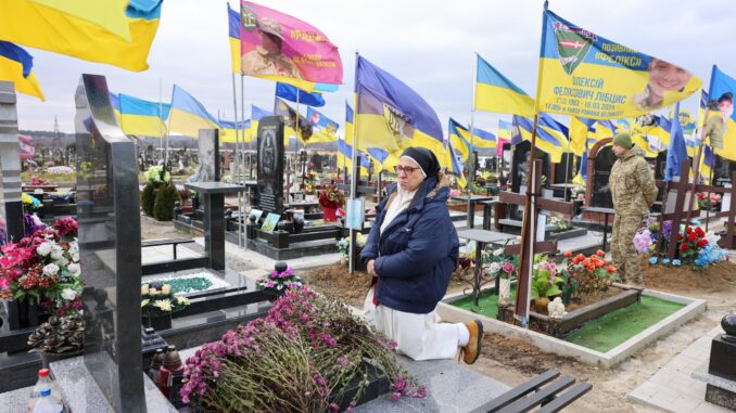 Іспанський фонд «Санта-Клара» передав прикордонникам медичні авто та допомогу