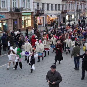 В Ужгороді відбулася благодійна різдвяна коляда: містом пройшла святкова хода