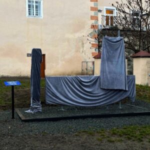 Символ спротиву зі Зміїного — в Ужгороді