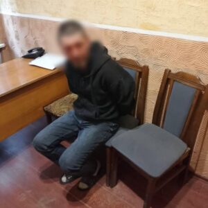 Домашнє насильство у Воловці: п’яний чоловік побив дружину та напав на поліцейських