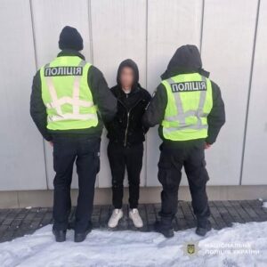 В Іршаві затримали 23-річного наркозбувача: чоловіку загрожує до 10 років ув’язнення