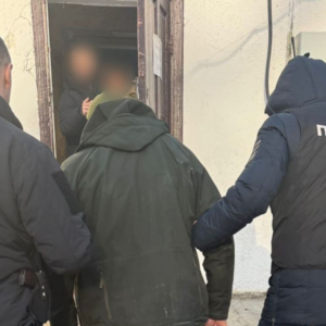 4 тисячі доларів за «тил» і звільнення: на Закарпатті викрили корупційну схему з переведенням військових